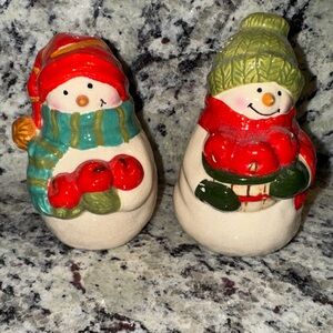 Hallmark Mitford Snowman salt and pepper shakers